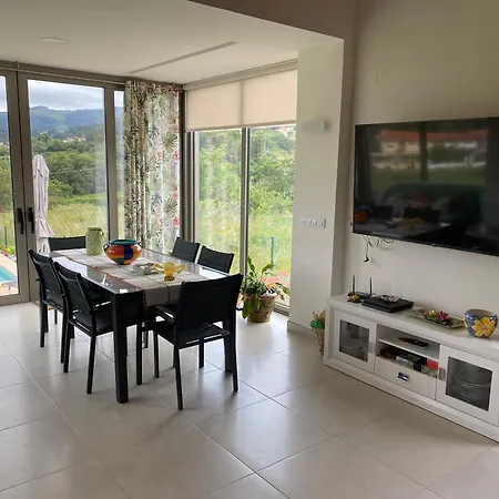 Pool House Vakantiehuis Baiona